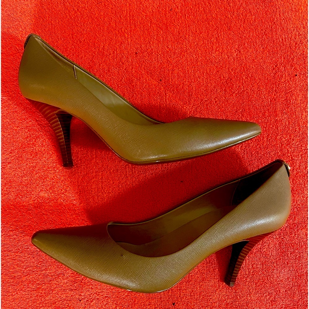 Michael Kors heels NEW! nude/camel